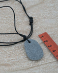 Unisex pendant with pebble