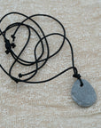 Unisex pendant with pebble