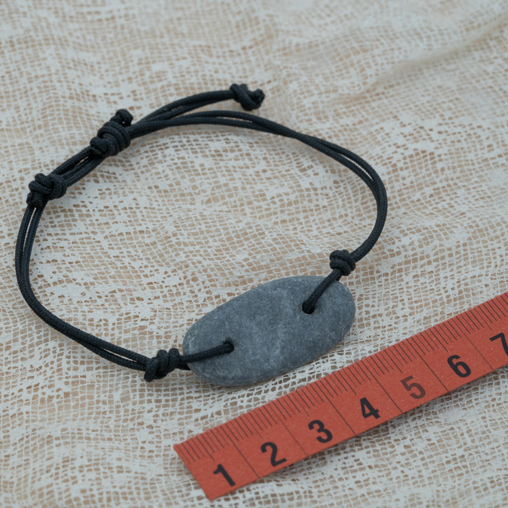 Unisex bracelet with pebble