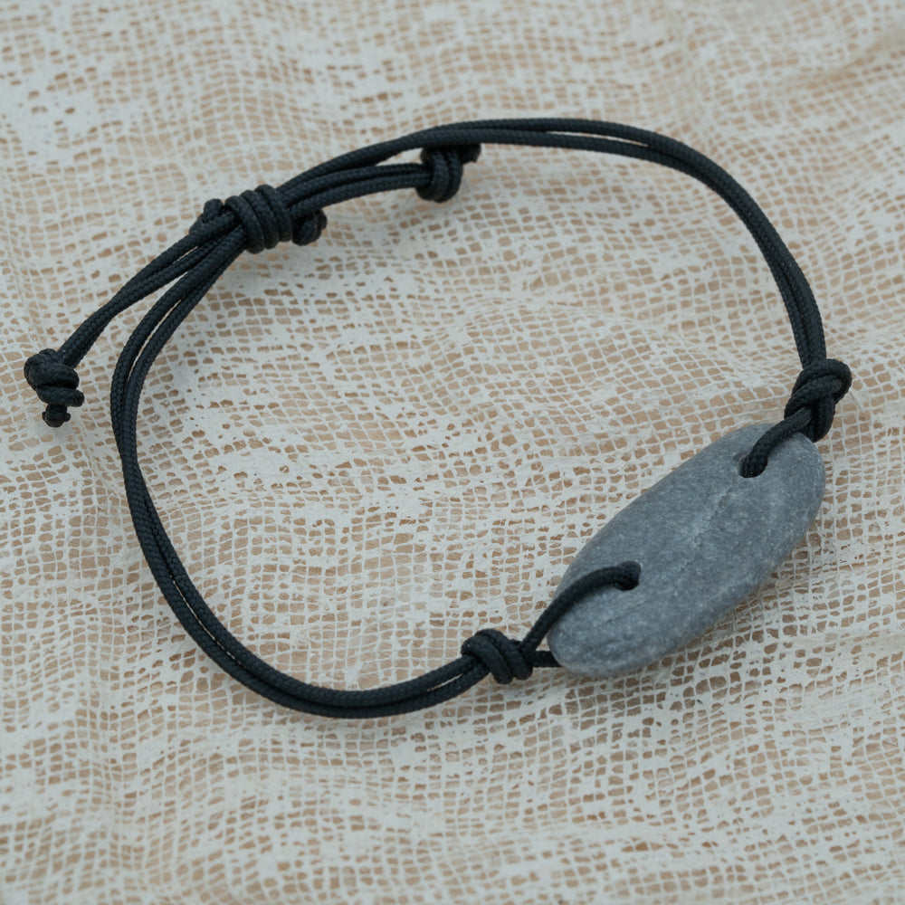 Unisex bracelet with pebble