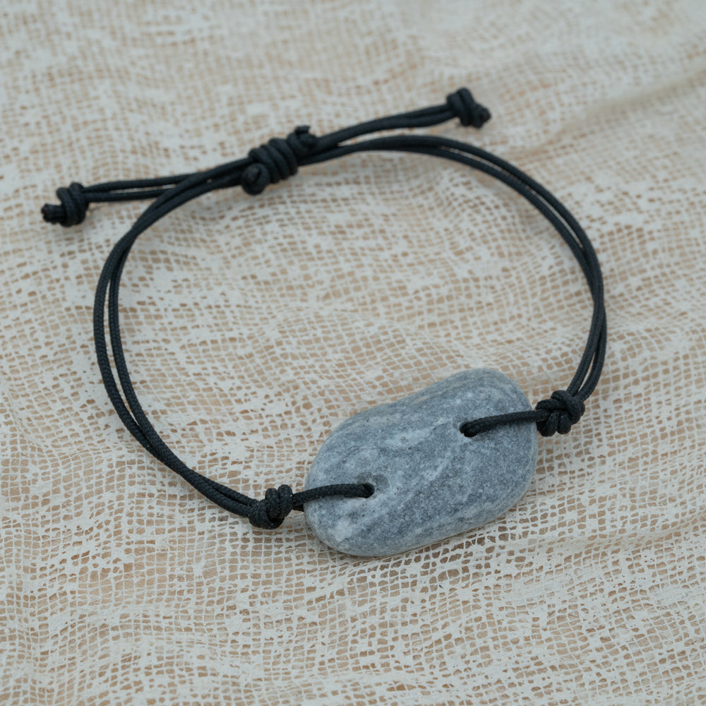 Unisex bracelet with pebble