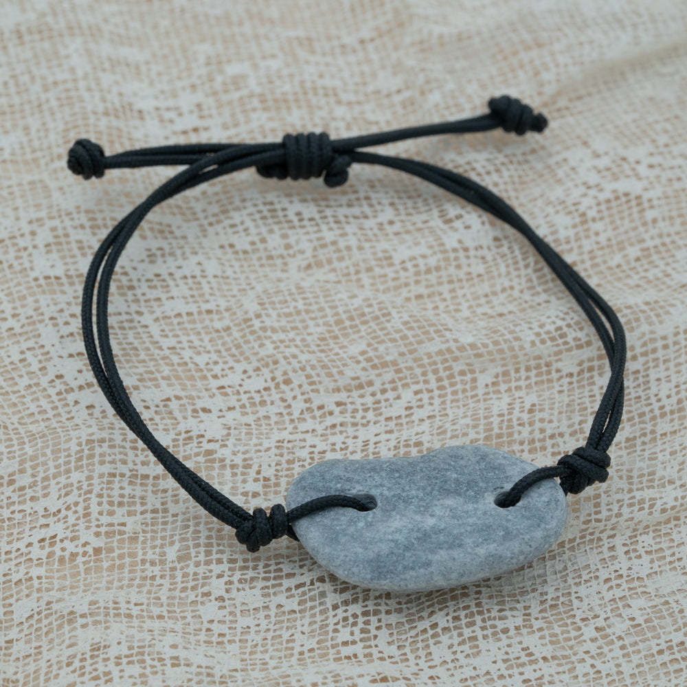 Unisex bracelet with pebble