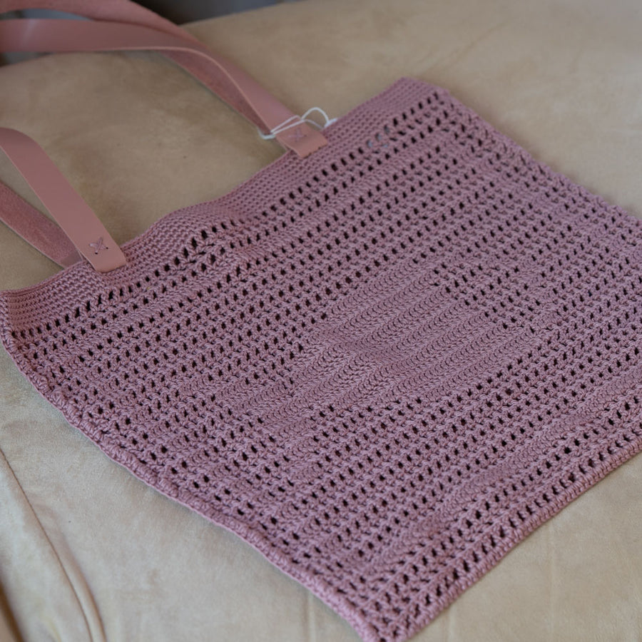 Handmade Crochet Tote Bag in Dusty Rose – A Touch of Kea Island Style