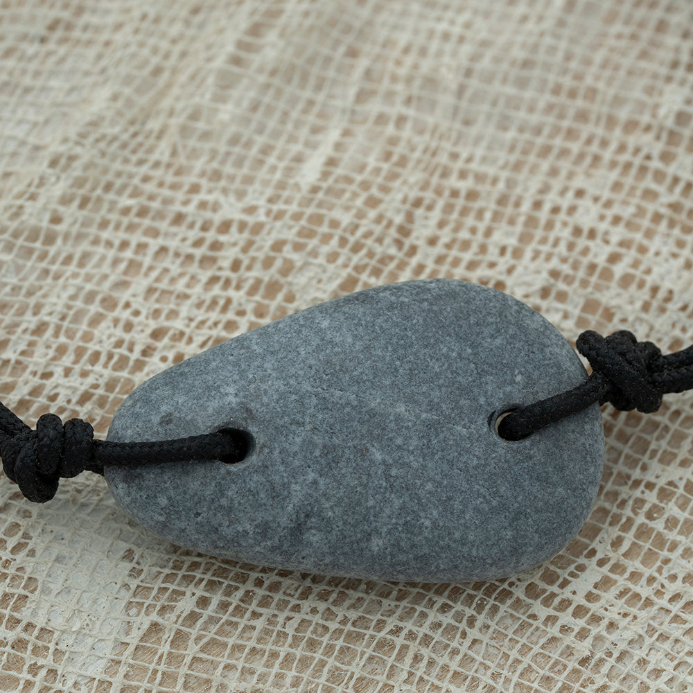 Unisex bracelet with pebble