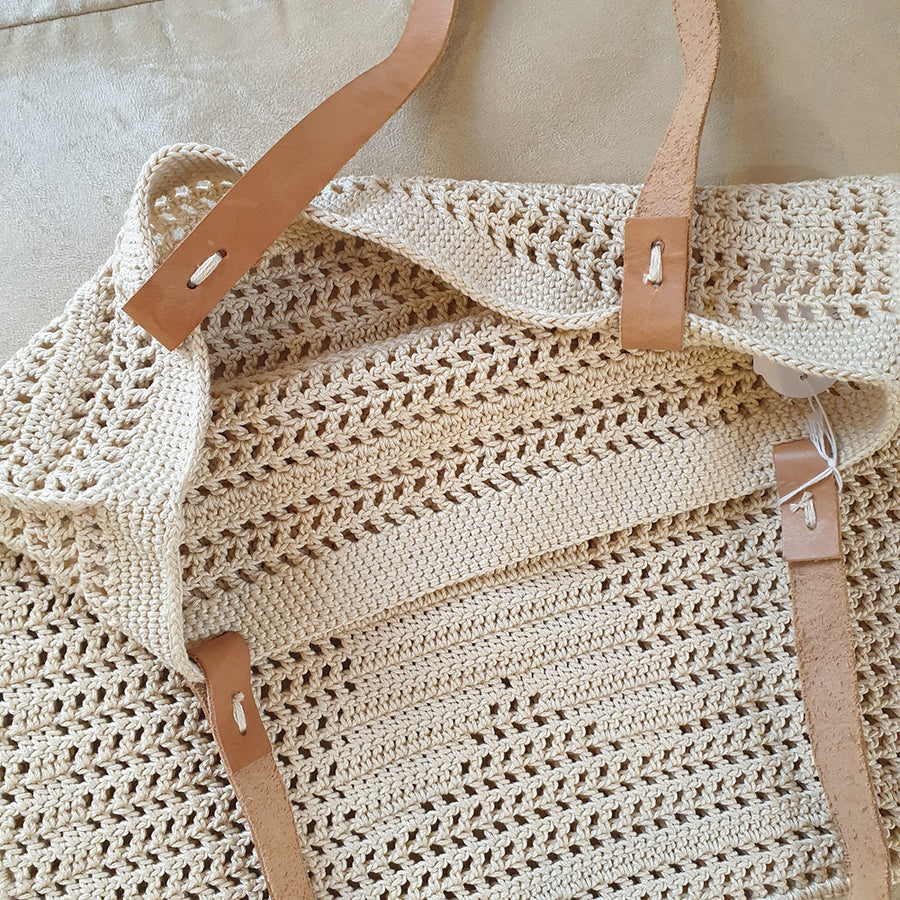 Handmade crochet bag starfish beige