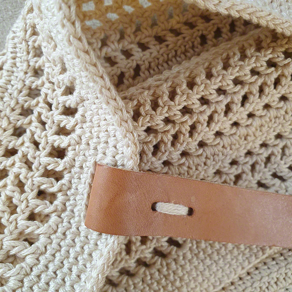 Handmade crochet bag starfish beige