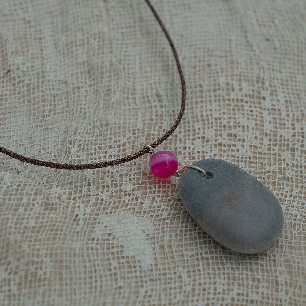 Grey sea pebble pendant with agate